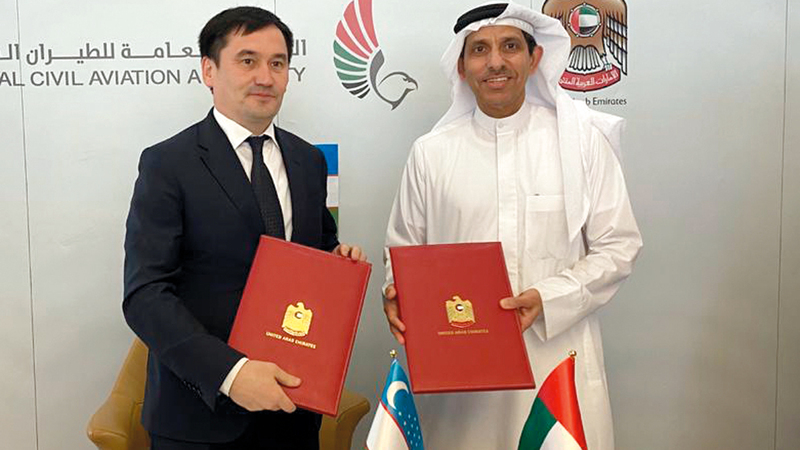 الإمارات وأوزبكستان توقعان محضر اجتماع لخدمات النقل الجوي