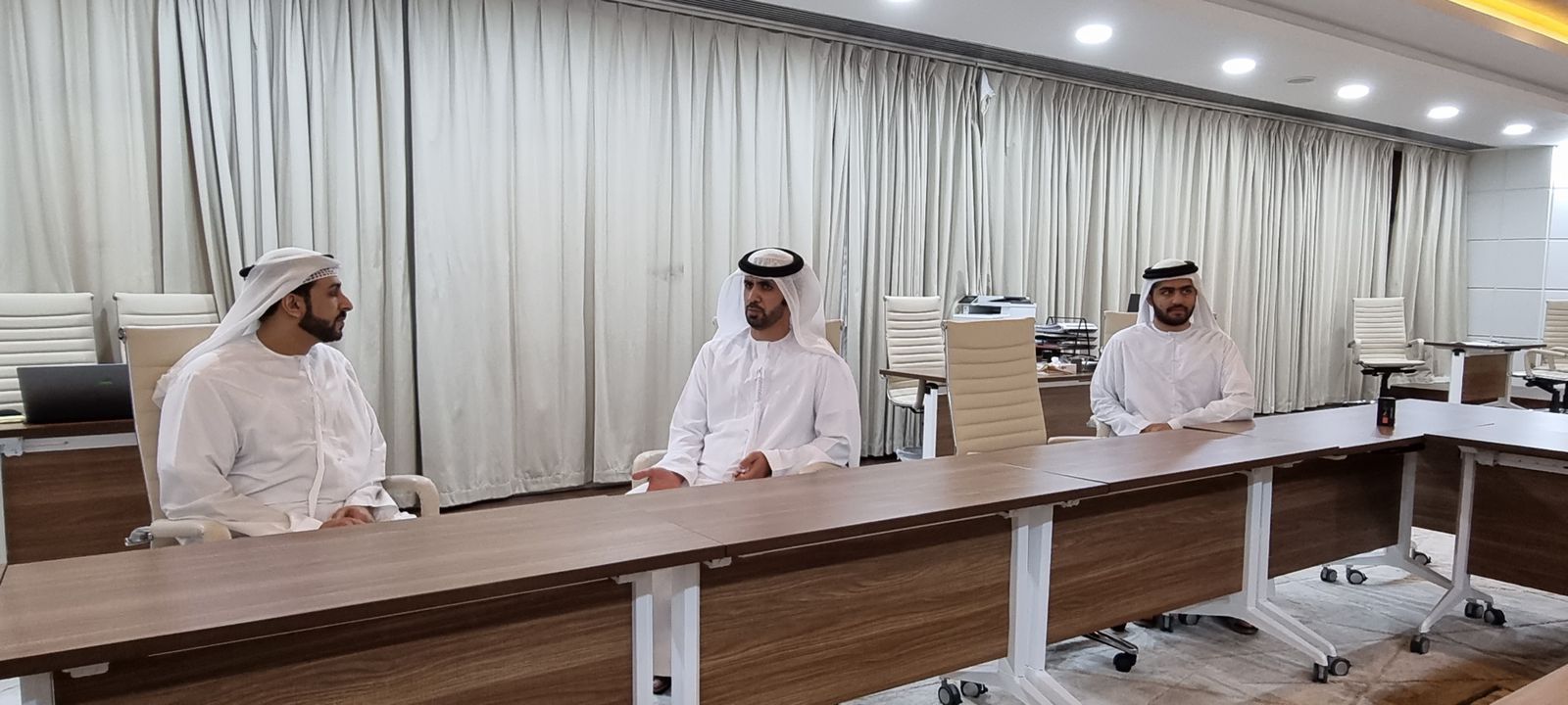 أم القيوين واجهة المستثمرين